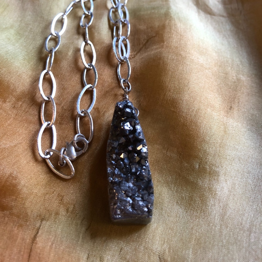 Chunky Druzy statement necklace - Picture 7 of 7